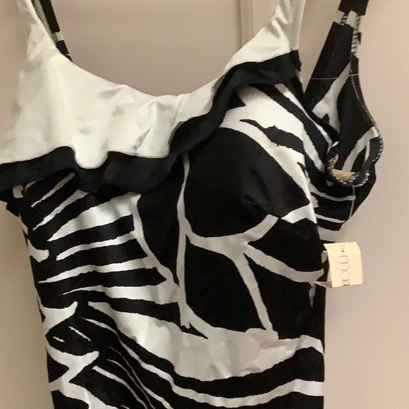 NWT Siren sz46 Orig$55 One piece. Sliming suit. - Picture 4 of 5